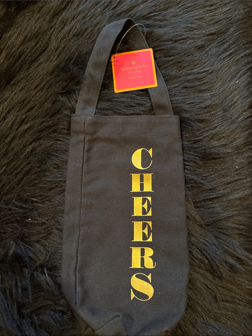 kate spade black and gold 'CHEERS' wine tote tag